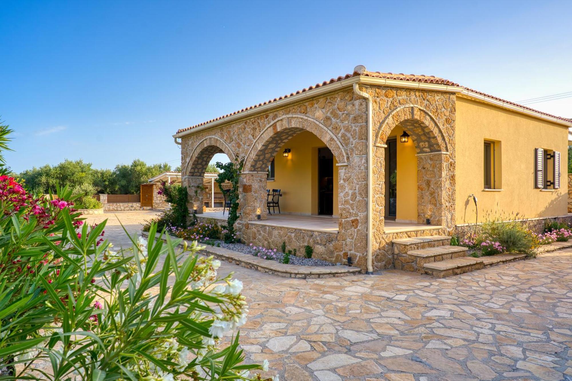 Astarte - Astra Private With Pool *